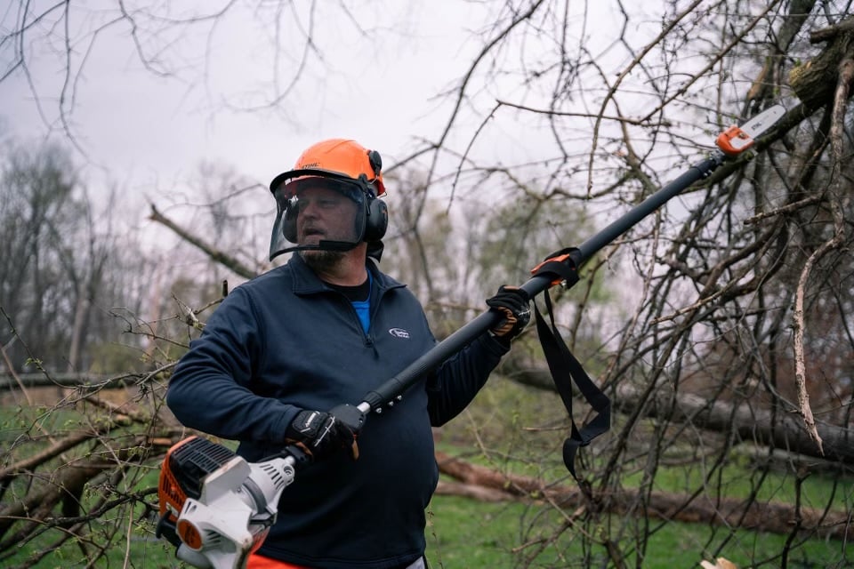 Region 4 Team Members respond to Louisville, KY Tornado Outbreak